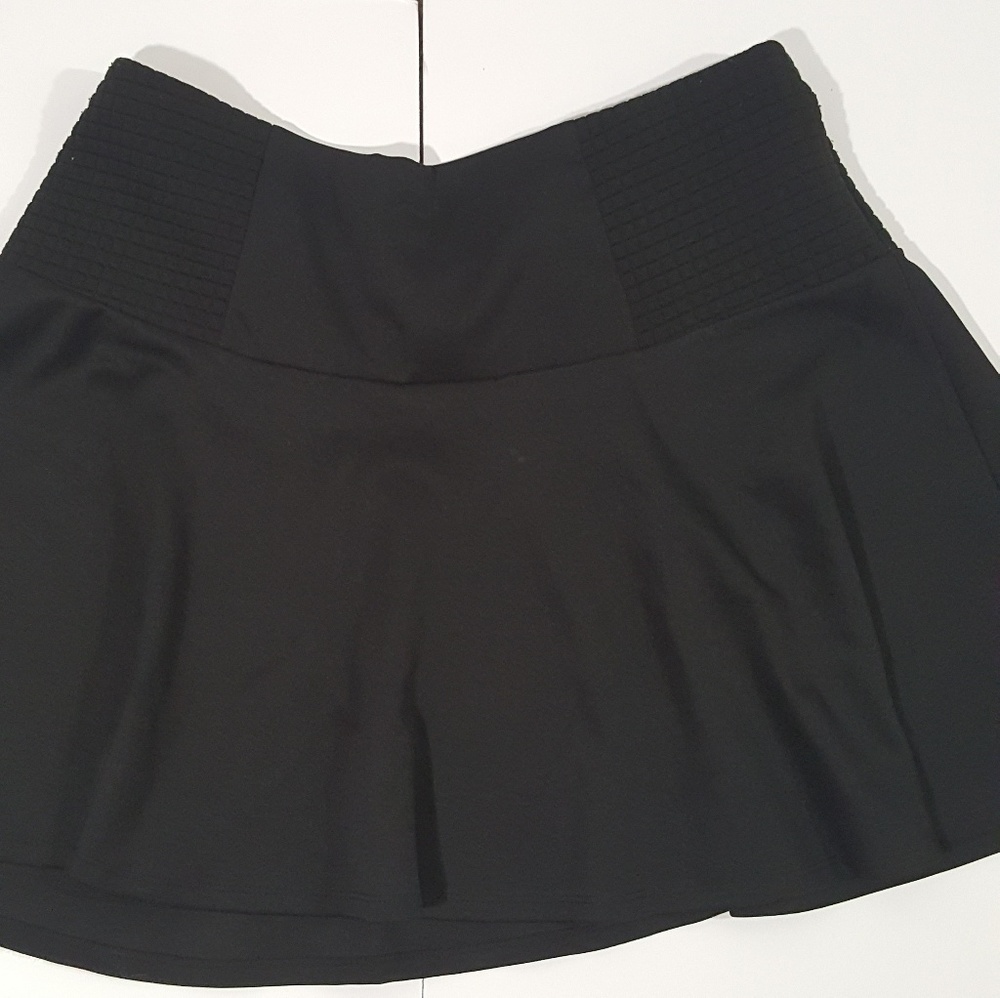 NWOT Xhilaration Plus XXL Black Skater Skirt